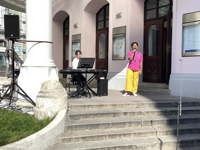 Karo van der Sanden (Klavier), Jaye Simmons (Mitglied Opernstudio). | Foto: Tobias Schmitzberger