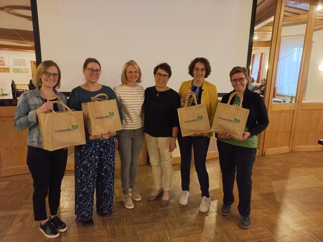 v.l.: Alexandra Weigl, Beatrix Hahn-Kratochwil, Sandra Koller, AK-Leiterin Inge Müller, Manuela Morawetz und Irene Pelz | Foto: Gesunde Gemeinde