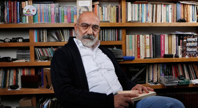 Autor und Journalist Ahmet Altan hätte eigentlich am 1. Juni im Literaturhaus Salzburg auftreten sollen. Doch ihm wird nach wie vor die Ausreise aus der Türkei verwehrt. | Foto: Shutterstock