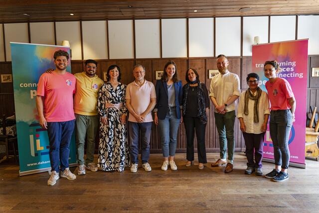 Beim Dialog dabei, v.l.: Georg Schaberger (The Upper Room), Anson Samuel (The Upper Room), Rita Perintfalvi, Bassam Kabbani, Ines Schaberger, Marie-Theres Igrec, Lior Bar-Ami, Farah Zeb, Judith Gramm (The Upper Room) | Foto: Xenia Nitzberg Photography 