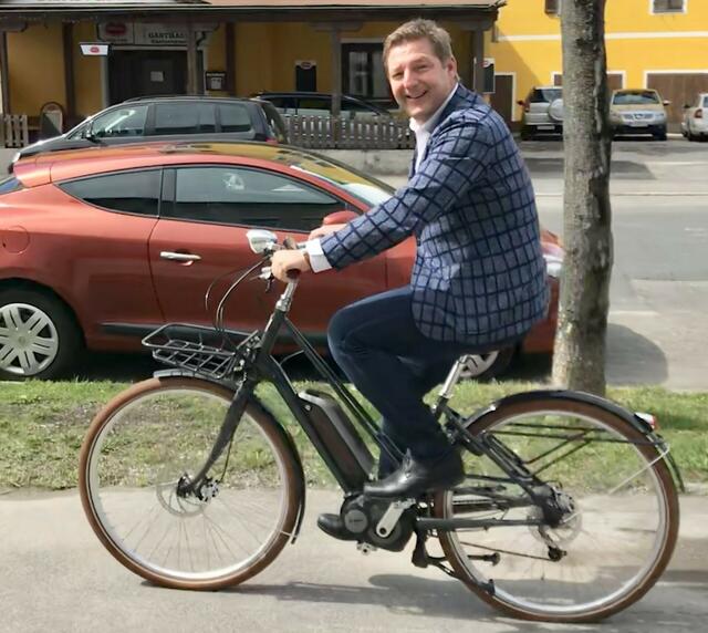 Bürgermeister Albel (SPÖ) setzt mit E-Bike auf Tempo 200. | Foto: Privat