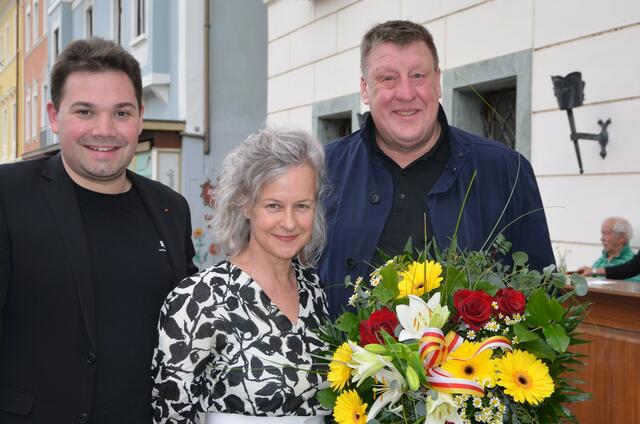 Zweiter Vizebürgermeister Philipp Schober, Prinzipalin Angelica Ladurner und Bürgermeister Sepp Jury