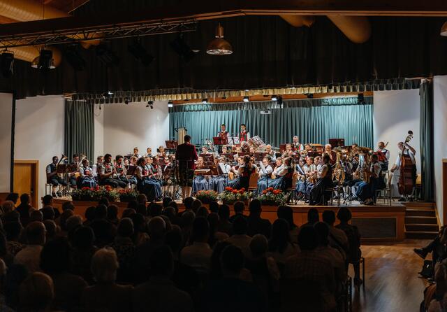 Am Pfingstsamstag präsentierte die Musikkapelle Matrei unter dem Motto „Heimatklänge“ ihr alljährliches Frühjahrskonzert. | Foto: Verena Hörtnagl