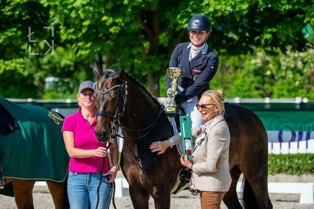 Kerstin Kronaus siegte auf Villandro im Finale bei den 5-jährigen Pferden mit 78,6%. | Foto: Lukasz Kowalski