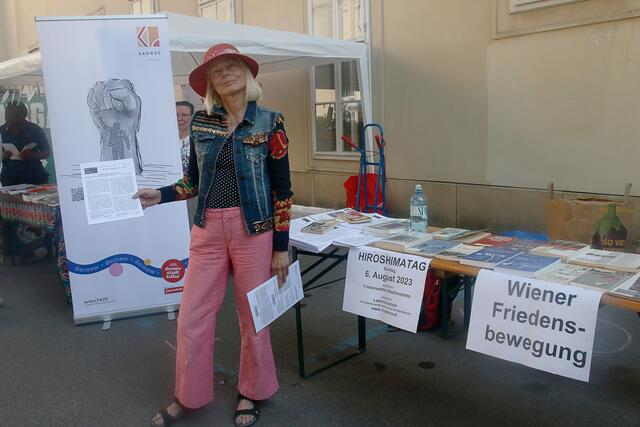Foto: Stand der Wiener Friedensbewegung beim Südwind Straßenfest 2023 Foto@Nicole Kawan