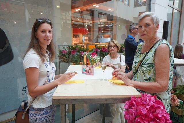 Nicole, Hermine und Waltraud Hollerer feierten ebenfalls mit.