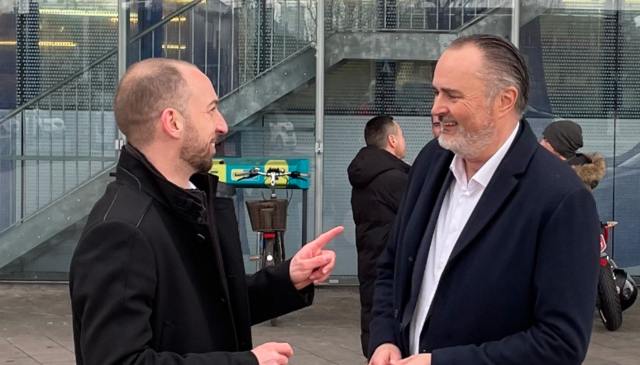 (Archivfoto) Hans Peter Doskozil (re.) mit SPÖ Landesparteivorsitzenden David Egger (li.) in Salzburg. | Foto: Julia Hettegger