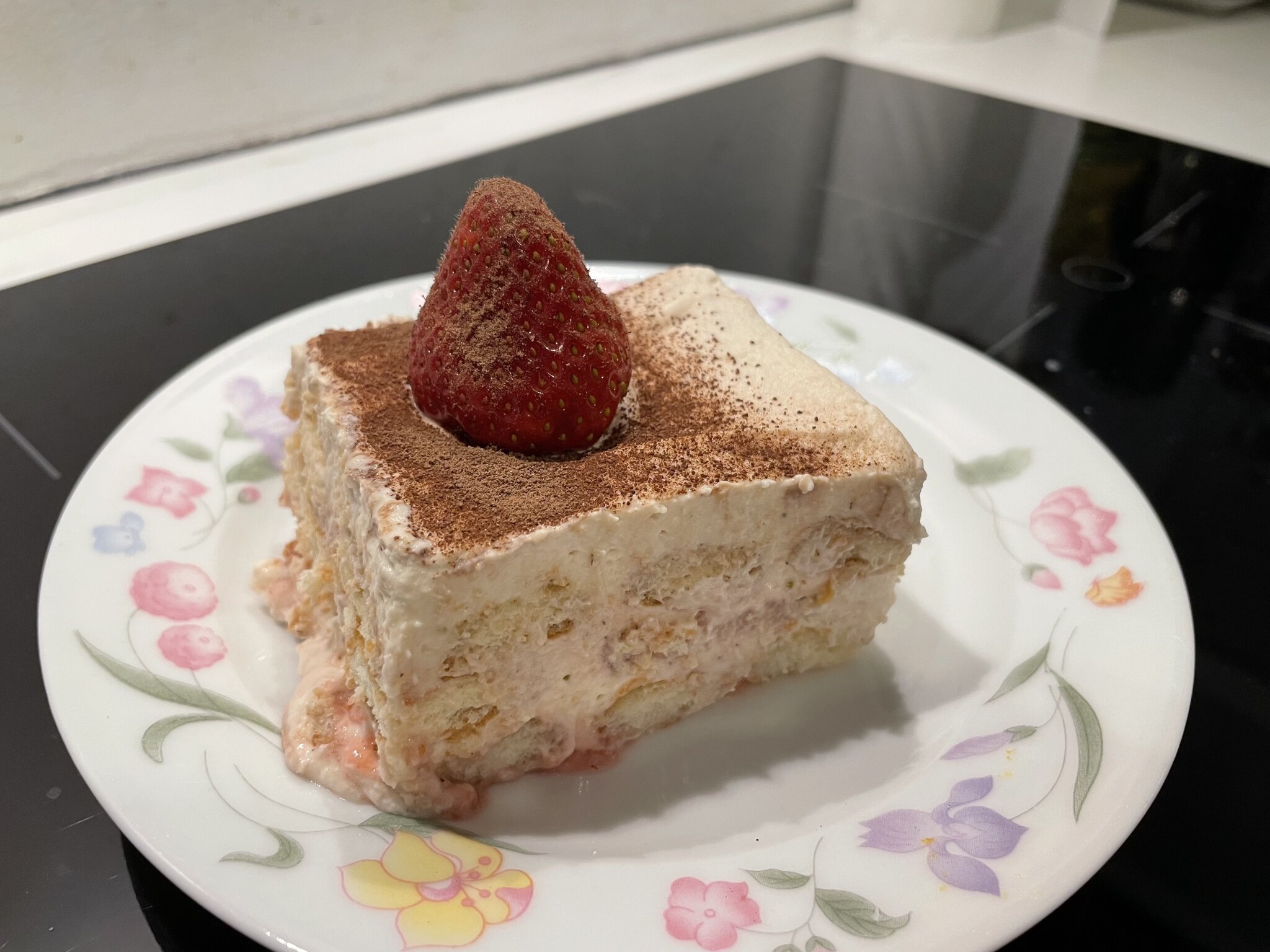 Rezept: Frisch-fruchtiges Erdbeertiramisu mit Beeren aus ...