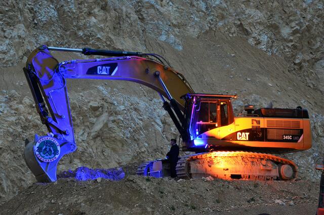 Das letzten Briefing fand hinter einem abgestellten Bagger statt. | Foto: WAFO