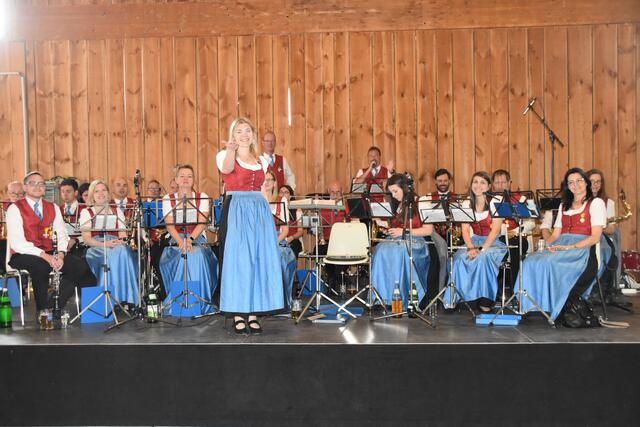 Der Musikverein Jugendkapelle Großpetersdorf gestaltete den Jubiläumsfrühschoppen. | Foto: Michael Strini