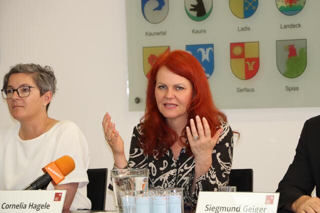 Cornelia Hagele sprach über die Notwendigkeit, alternative Pflegeformen zu nütze. | Foto: Elisabeth Neuner
