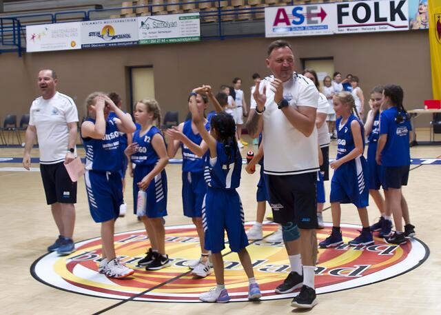Hannes Mühl und Michael Artner gründeten des Verein GETSGO Stadtschlaining und haben eine Basketball-Euphorie entfacht, die sehenswert ist.
