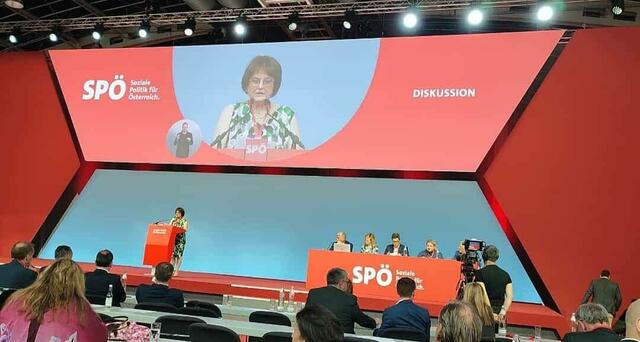 Petra Mies, SPÖ-Bürgermeisterin aus Gurten, beim Parteitag am 3. Juni in Linz. | Foto: SPÖ