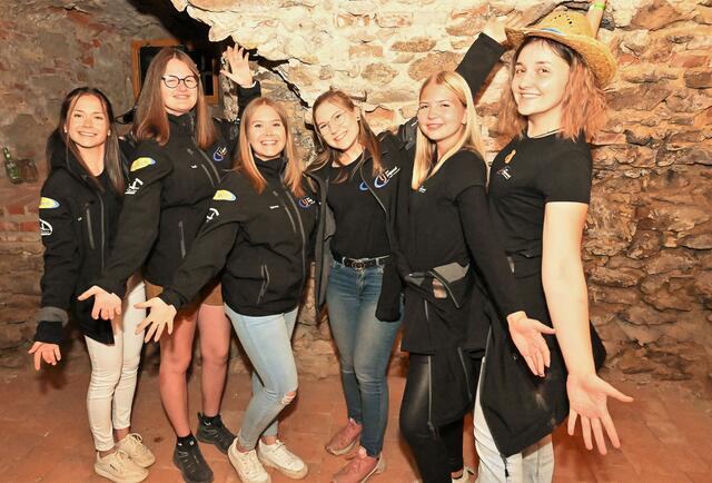 Beste Stimmung herrschte in den alten Gemäuern der Burg Reichenau. | Foto: Josef Reingruber