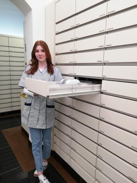 Helene Kagerer beim Praktikum in der Apotheke Mariahilf in Rohrbach-Berg. | Foto: BBS Rohrbach