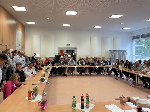 Großer Andrang bei der heutigen GR-Sitzung in Wilhelmsburg. | Foto: Tanja Handlfinger