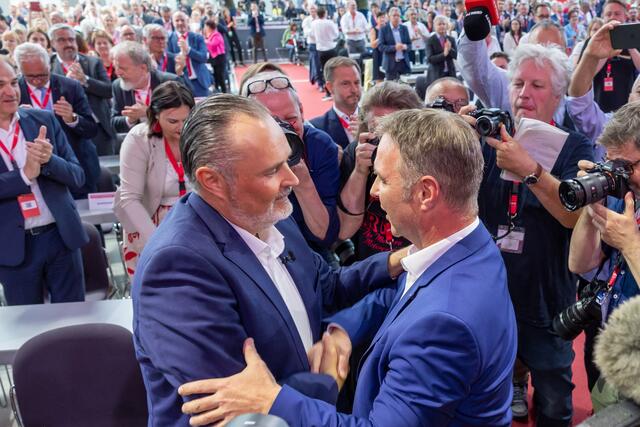 Die Meldung kam aus dem Nichts: Beim SPÖ-Bundesparteitag am vergangenen Samstag wurden die Stimmen vertauscht. | Foto: Kerschi/Draxler