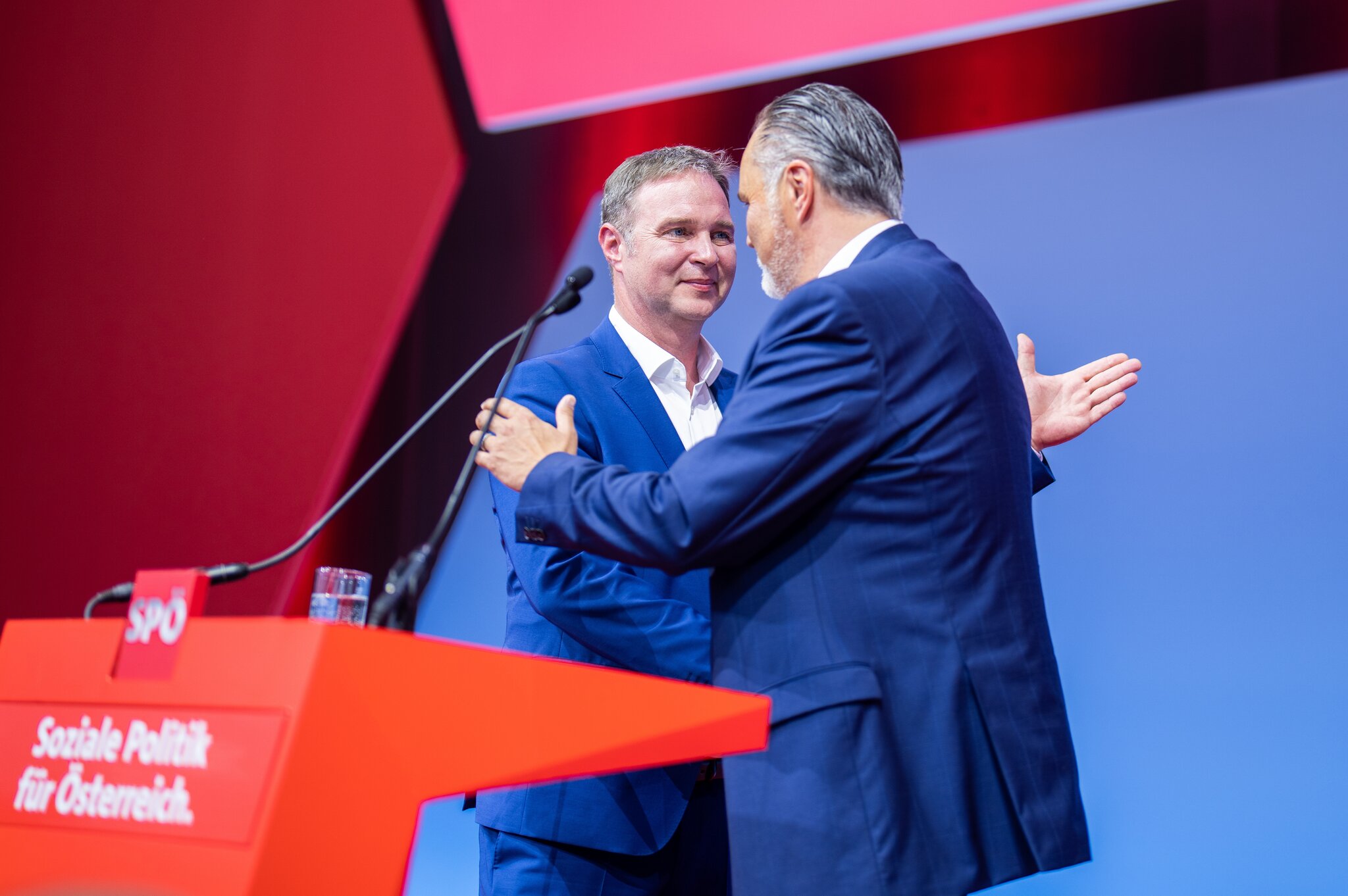 Prozessauftakt: Dubai Beamter Daniel B. Gesteht – Dieser Fehler Kostete Ihn Alles! - zaax40t