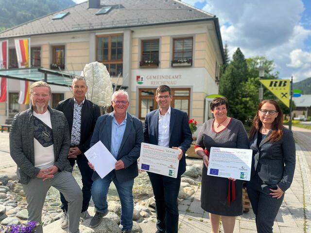 Vizebürgermeister Alexander Altersberger, Gemeindevorstand Heimo Gruber, Bürgermeister Karl Lessiak, Landeshauptmann Stellvertreter Martin Gruber, Gemeinderätin Monika Mitter und Vizebürgermeisterin  Sonja Pertl (von links)

 | Foto: Büro LR Gruber/Gamper
