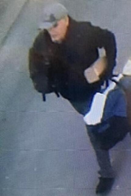 Die Polizei sucht diesen mutmaßlichen Paketdieb.