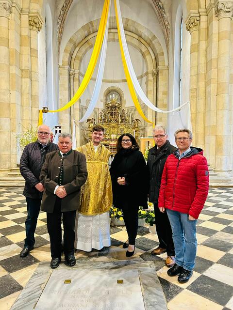 Über den regen Besuch freuten sich der St. Pauler Seniorenbundobmann GR Karl Schwabe, Bezirksobmannstellvertreter Hubert Thonhauser, Stiftsdekan Pater Petrus Tschreppitsch, Landesobfrau des Kärntner Seniorenbundes Nationalrätin Elisabeth Scheucher deren Stellvertreter und Bezirksobmann Albert Wutscher und Lektro Manfred Trippold (von links) | Foto: Privat