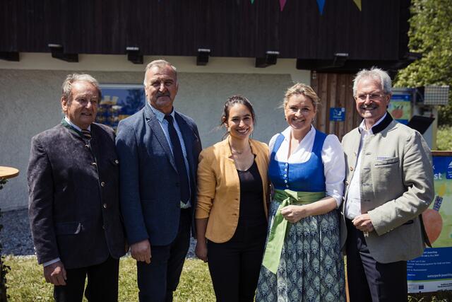 Franz Trautsamwieser, Obmann Aussichtswarte Jauerling, Edmund Binder, Naturparkobmann, Mathilde Stallegger, GF Naturpark, Landesrat Susanne Rosenkranz, Landtagspräsident Karl Wilfing | Foto: Chris Laistler//brandingbrothers.at