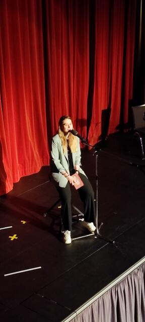 Weiblichkeit und die Macht der Sprache - Agnes Maier, Grazer Poetry Slammerin und Hebamme