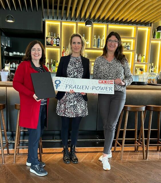 FiW GF Charlotte Jautz, Katharina Neumann und FiW Bezirsvorsitzende Bianca Hartmann im Restaurant Joseph in Bruckneudorf | Foto: Frau in der Wirtschaft