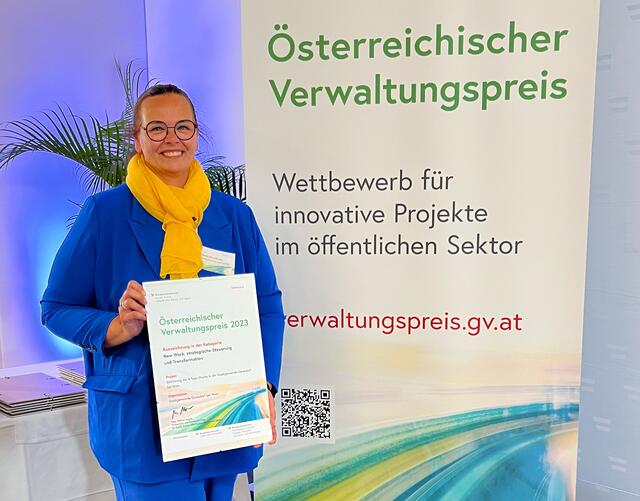 Stadtamtsdirektorin Gerda Hirschhofer übernahm die Auszeichnung des Bundesministeriums Kunst, Kultur, öffentlicher Dienst und Sport für die Stadtgemeinde Gerasdorf bei Wien | Foto: Stadtgemeinde Gerasdorf