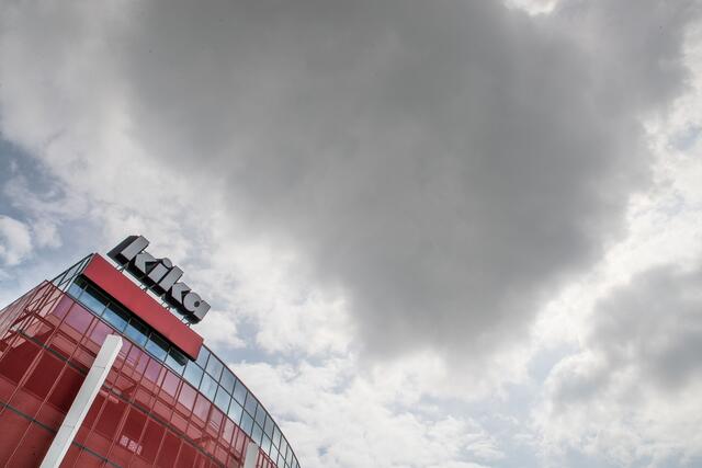 Die Ankündigung der Möbelkette sorgte am Dienstag für einen Schock bei den Mitarbeiterinnen und Mitarbeiter des Unternehmens. | Foto: Symbolbild Franz Neumayr