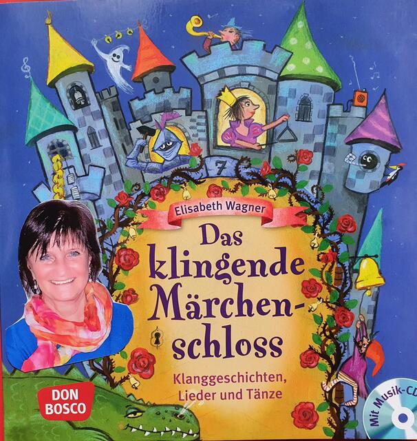 Elisabeth Wagner lädt Kinder zum Mitmachen bei der 
Klanggeschichte "Das tapfere Schneiderlein" ein. | Foto: Elisabeth Wagner