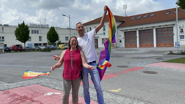 Claudia und Bernhard jubeln. | Foto: Alexander Paulus