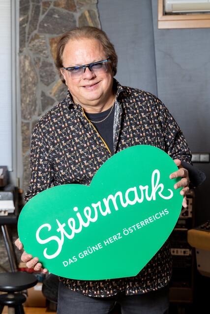 Opus-Mastermind Ewald Pfleger darüber, wie es sich als Musiker mit Weltruhm in der Steiermark lebt. | Foto: STG/Harry Schiffer