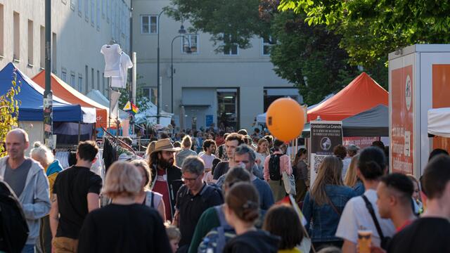 Zirka 7.000 Menschen kamen zum Südwind Straßenfest 2023.  | Foto: Franz Hagmann