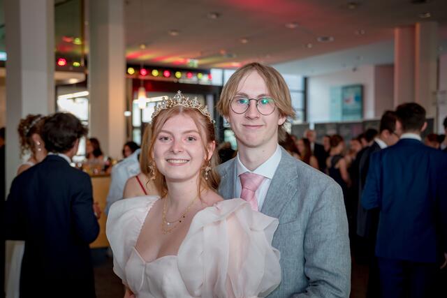 Maturanten der 5BT: Maja aus St. Veit und Camillo aus Klagenfurt.