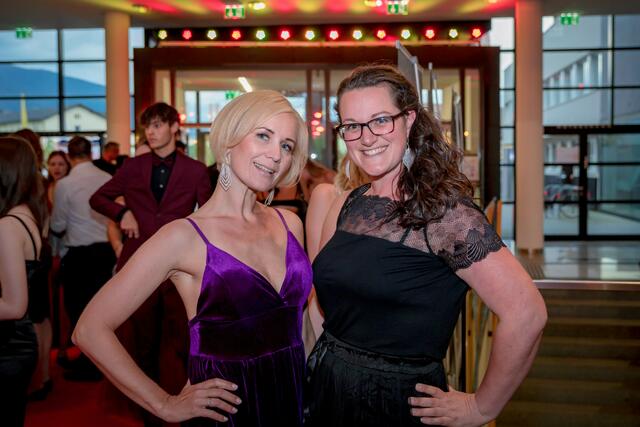 Sorgten für die spektakuläre Choreografie: Sonja Lassnig und Jasmin Vollmann.