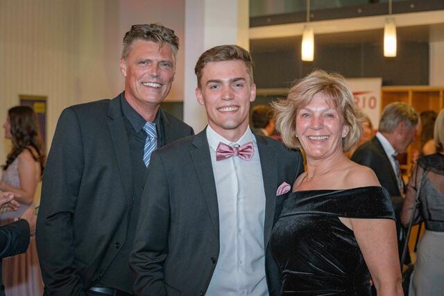 Stolze Eltern: "Flairhotel"-Betreiber Laurent Michel und Martina Christine mit Sohn Nicolas.