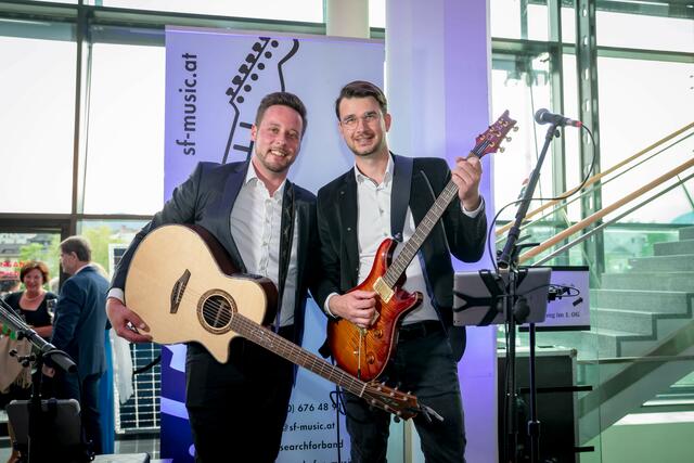 Heizten im Foyer ein: Search 4, diesmal zu zweit.