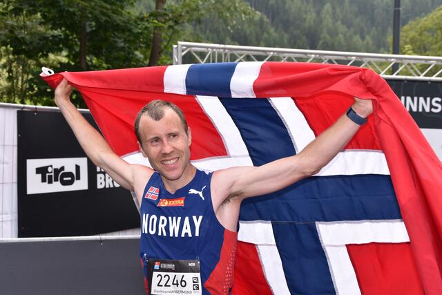 Der Trail Short am zweiten Tag der WM-Racedays führte über 45 km und 3.132 hm vom gemeinsamen Massenstart am Landestheater in Innsbruck bis zum Ziel in der Venue in Neustift. | Foto: Kainz