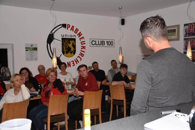  Aktion „Verein in Form“. Der OÖ Fußballverband und die Österreichische Gesundheitskasse ermöglichen den Pabneukirchner Kickern ein umfassendes Gesundheits-Förderungsprogramm. 