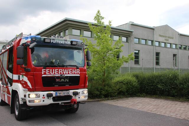 Brandverdacht in der VS Pottenstein. | Foto: ASB Markus Hackl