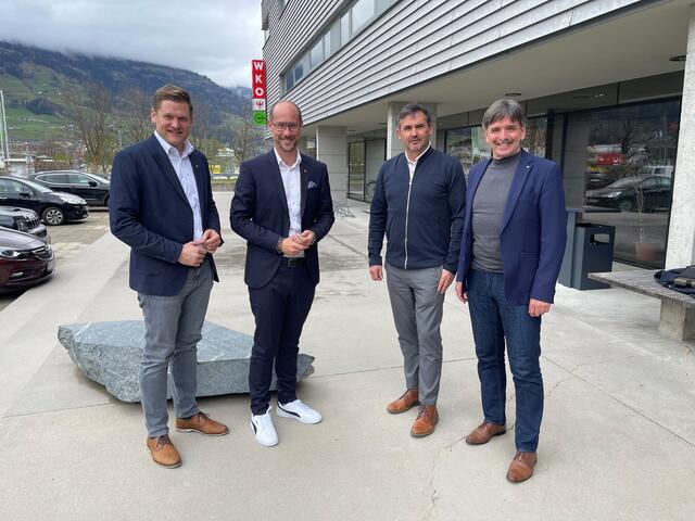 LR Gerber (2.v.r.) mit den Obmännern der drei Osttiroler Planungsverbände. Markus Stotter, Matthias Scherer, Dietmar Ruggenthaler  | Foto: Land Tirol