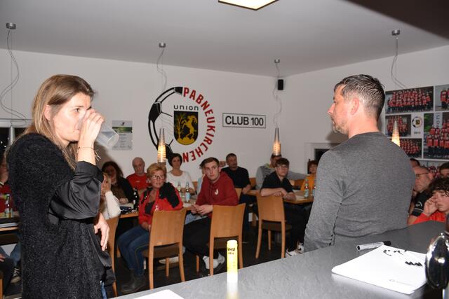  Aktion „Verein in Form“. Der OÖ Fußballverband und die Österreichische Gesundheitskasse ermöglichen den Pabneukirchner Kickern ein umfassendes Gesundheits-Förderungsprogramm. 