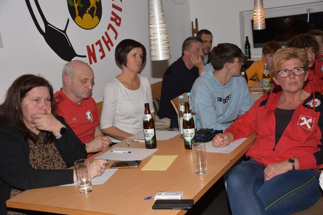  Aktion „Verein in Form“. Der OÖ Fußballverband und die Österreichische Gesundheitskasse ermöglichen den Pabneukirchner Kickern ein umfassendes Gesundheits-Förderungsprogramm. 