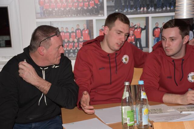  Aktion „Verein in Form“. Der OÖ Fußballverband und die Österreichische Gesundheitskasse ermöglichen den Pabneukirchner Kickern ein umfassendes Gesundheits-Förderungsprogramm. 