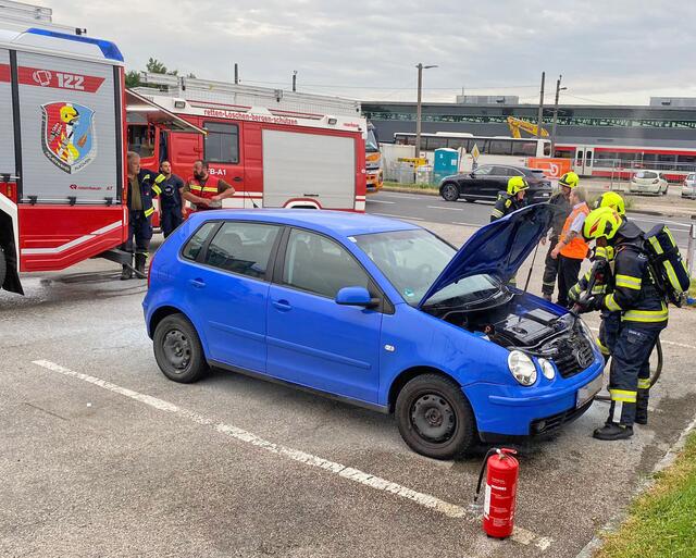 Die Einsatzkräfte von zwei Feuerwehren standen im Einsatz. | Foto: Hermann Kollinger