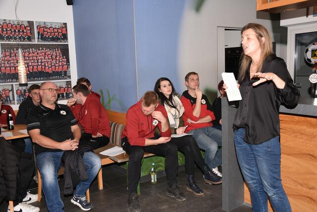  Aktion „Verein in Form“. Der OÖ Fußballverband und die Österreichische Gesundheitskasse ermöglichen den Pabneukirchner Kickern ein umfassendes Gesundheits-Förderungsprogramm. 
