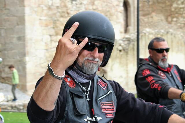 Auch der Wiener Neustädter Motorradclub unterstütze die Aktion - hier der Vize-Präsident Pedro Repkowsky | Foto: Seidl Claudia