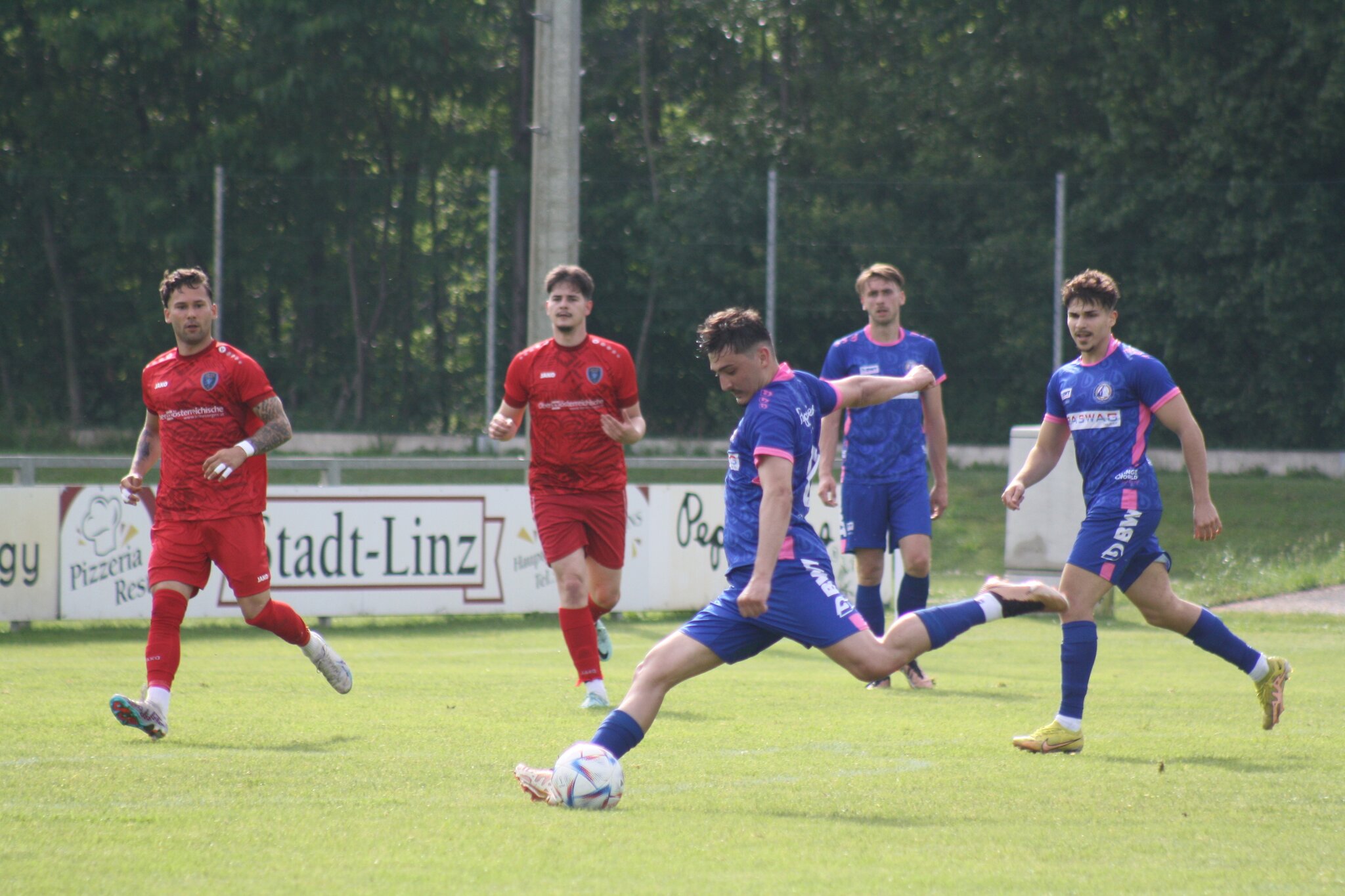 Bezirksliga Ost ESK schließt starkes Frühjahr mit Heimerfolg ab Enns