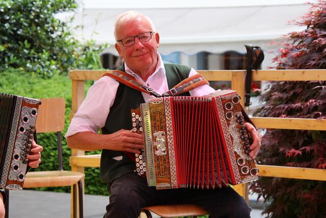Schurl Sepp spielte mit seinen jungen Musikanten auf. | Foto: Wolfgang Schweighofer